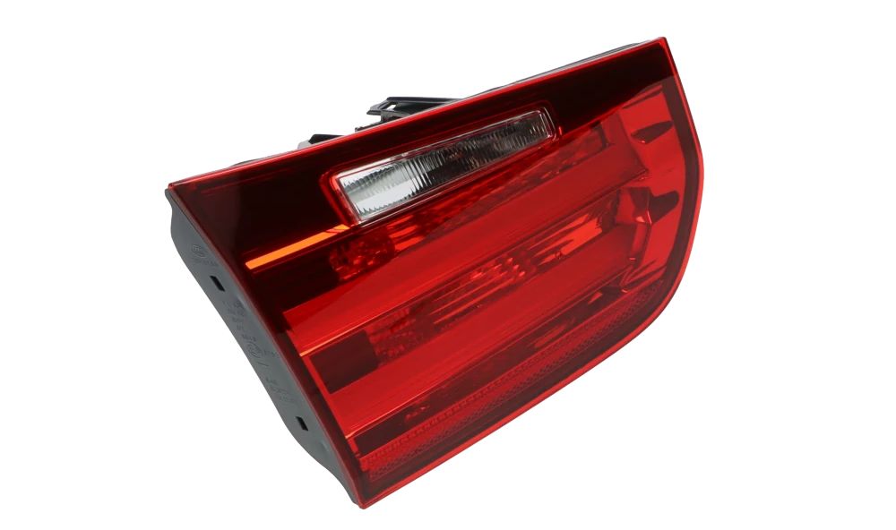 Piloto trasero izquierdo maletero OEM 63217372793 para BMW F30, F31, F80. Compatible con versiones 316d, varios motores y transmisiones. Original BMW.