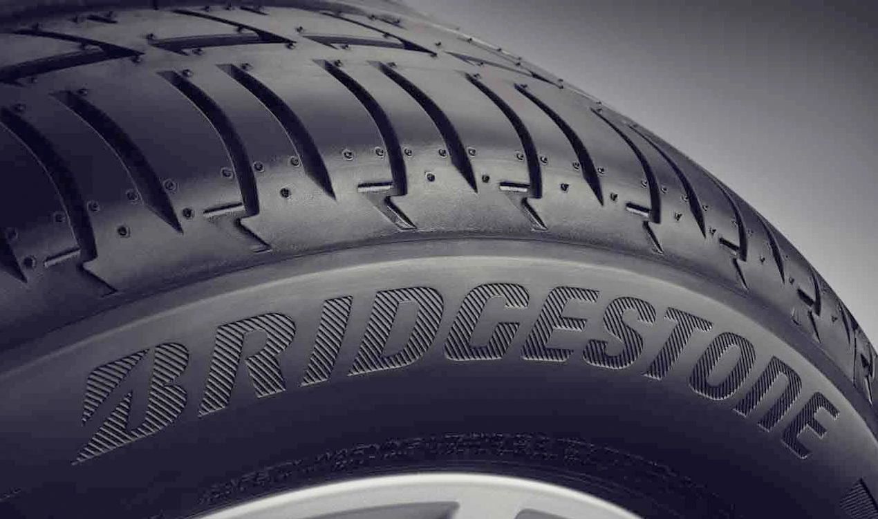 Neumático de invierno Bridgestone Blizzak LM-001 XL RFT 245/45 R19 102V OEM 85452593975 para BMW G32, G11 y G12. Original BMW