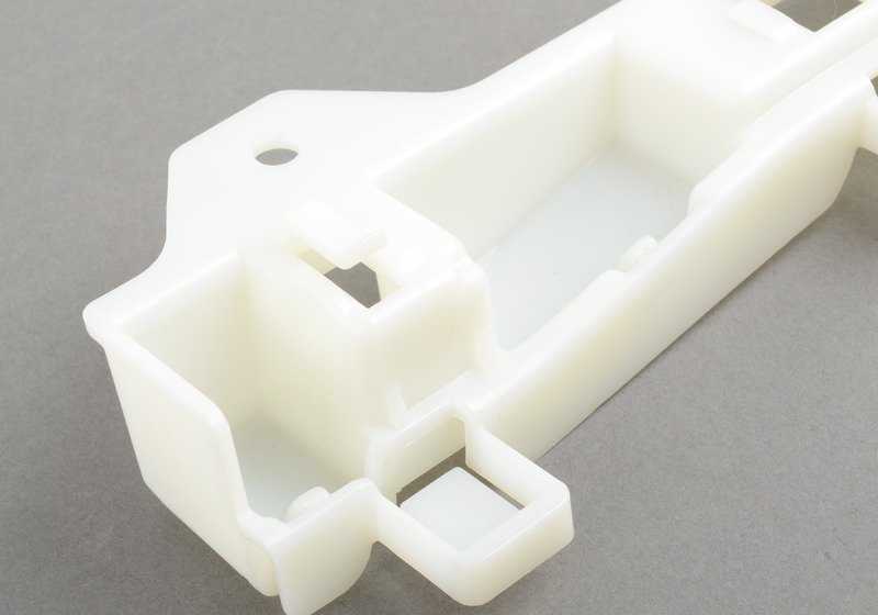 Soporte izquierdo OEM 51778054315 para BMW F80, F80N, F82, F82N, F83, F83N. Pieza original BMW.
