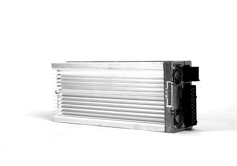 Amplificador sistema de sonido HiFi OEM 65129181743 para BMW E81, E82, E87, E87N, E88, E90, E90N, E91, E91N, E92, E92N, E93, E93N, E60, E60N, E61, E61N, E63, E63N, E64, E64N. Original BMW.