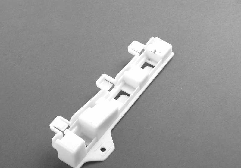 Soporte izquierdo OEM 51778054315 para BMW F80, F80N, F82, F82N, F83, F83N. Pieza original BMW.