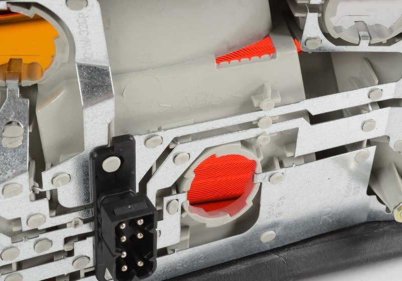 Piloto trasero derecho con antiniebla OEM 63218353286 para BMW E36 (Sedán, Coupé, Compact, Touring). Original BMW.
