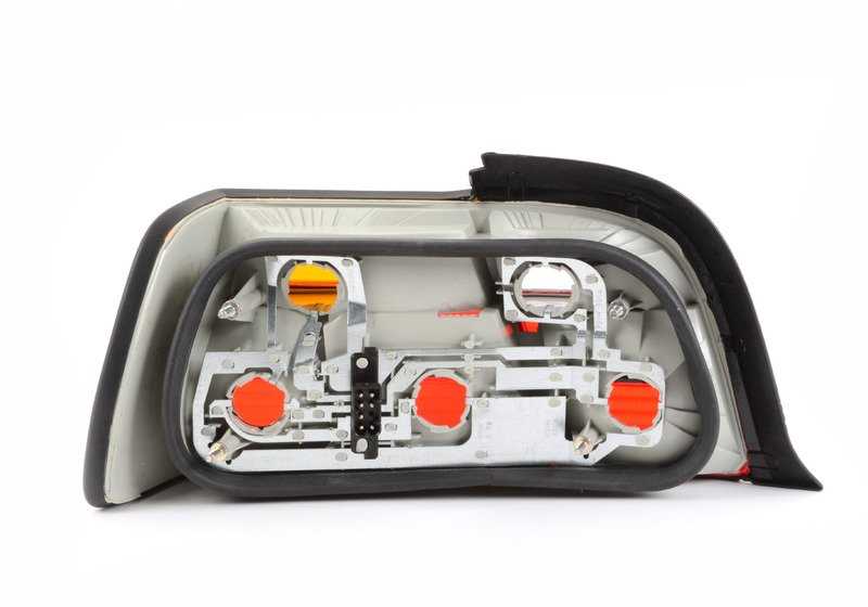 Piloto trasero derecho con antiniebla OEM 63218353286 para BMW E36 (Sedán, Coupé, Compact, Touring). Original BMW.