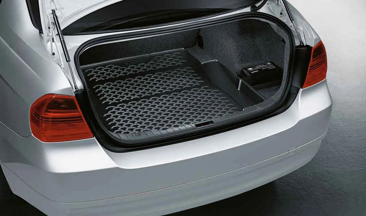 Alfombrilla maletero antideslizante OEM 51470402412 para BMW E91, E91N. A medida, resistente a aceites y disolventes. Original BMW.
