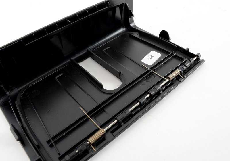 Couvercle du panneau de verrouillage OEM 51479142417 pour BMW E91. BMW d'origine.