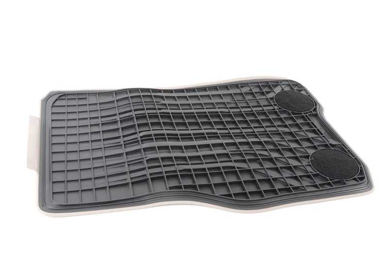Alfombrillas todo clima delanteras OEM 51472348157 para BMW F32, F82 M4, F33, F36 Gran Coupé... y más. Original BMW.