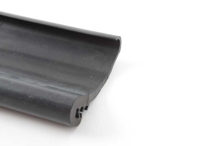 Board de profil pour la série BMW 5 E34 (OEM 17101728768). BMW d'origine