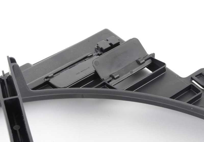Carcasa del ventilador OEM 17427598737 para BMW E70 (X5). Original BMW