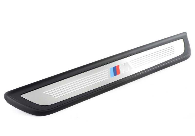Embellecedor de entrada delantero M OEM 51478053575 para BMW Serie 6 F06, F06N. Original BMW.