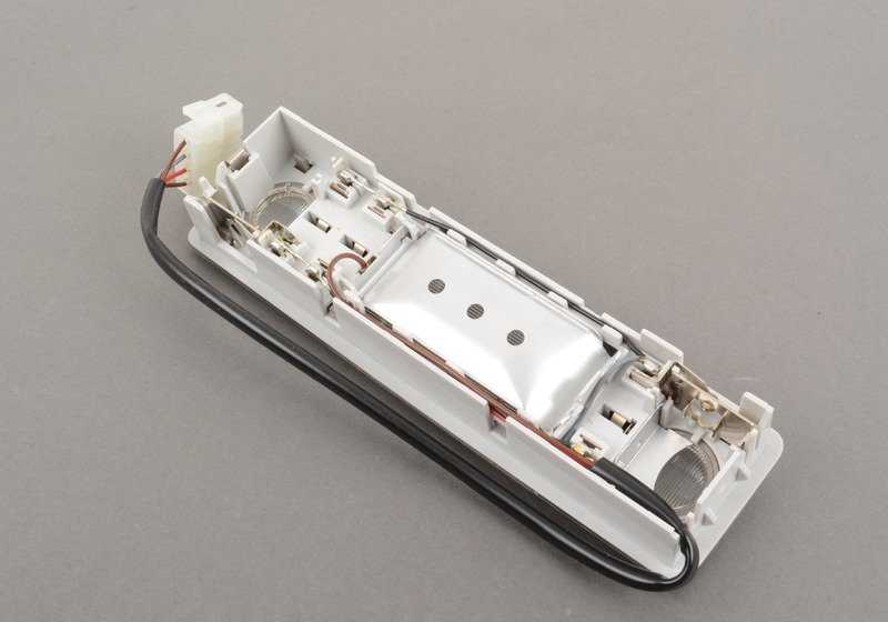 Luz de lectura interior OEM 63311379412 para BMW E31, E32. Original BMW.
