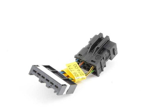 Cable adaptador luz trasera derecha OEM 63120026771 para BMW E39. Repuesto original BMW.