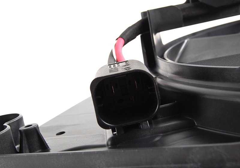 Ventilador con marco OEM 17427603658 para BMW E60, E61. Original BMW.