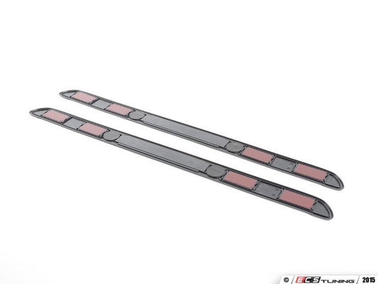 Juego de embellecedores LED para umbral de puerta OEM 51472357729 para MINI F56, F56 BEV, Cabrio F57 John Cooper Works... y más. Original MINI.