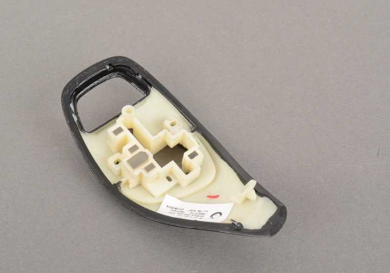 Embellecedor palanca cambios M Performance carbono OEM 61312250703 para BMW F10, F11, F06, F12, F13. Compatible con modelos con cambio automático deportivo. Original BMW.