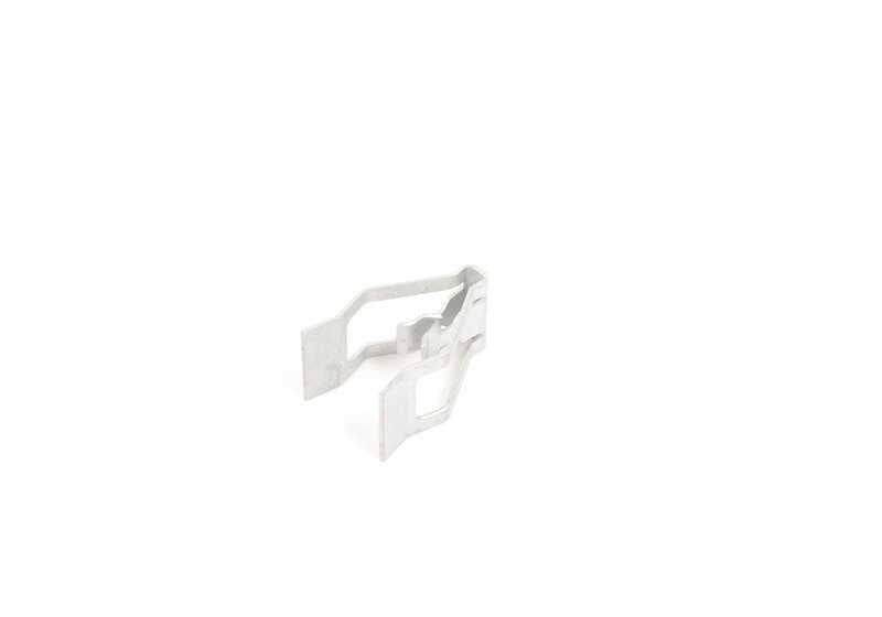 Clip sujeción motor OEM 11147808776 para BMW X5 E70, E70N y X6 E71. Pieza original BMW.