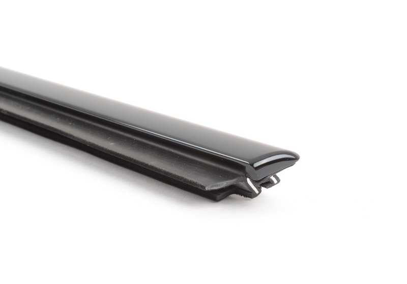 Cubre moldura exterior puerta delantera derecha OEM 51337190868 para BMW E81, E82, E88. Original BMW.