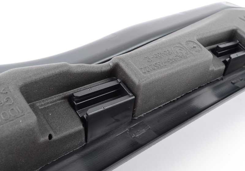 Moldura protectora interior de entrada trasera derecha OEM 51477358046 para BMW Serie 5 F10, F11, F10 LCI, F11 LCI. Original BMW.