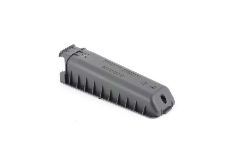 Tapa protectora conector 47 polos OEM 61136931961 para BMW E36, G05, G18, F95, G06, F96, G07, G09, Z3. Compatible con modelos como X5 M, XM, M50i, entre otros. Original BMW.