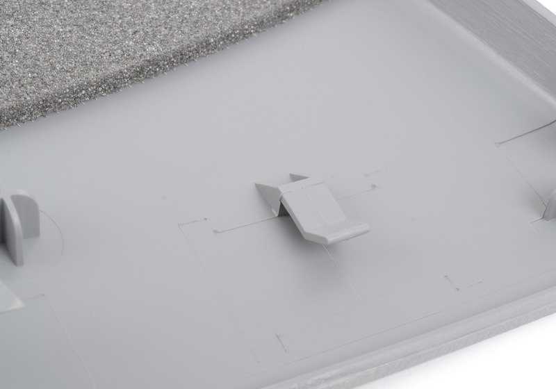 Coading pilar centrale inferiore per la serie BMW 5 E39 (OEM 51438207196). BMW originale