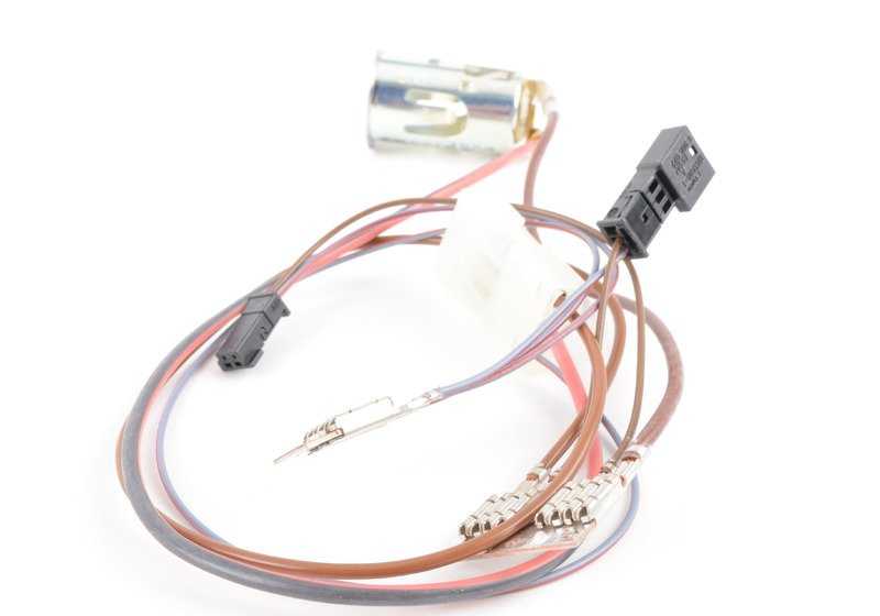 Toma de mechero OEM 61348352287 para BMW E38 725tds, 728i {todos los modelos compatibles}. Recambio original BMW.