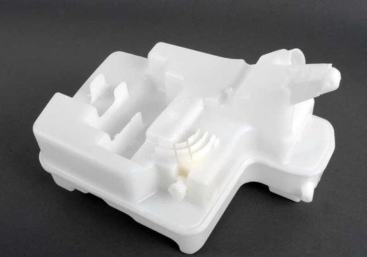 Tanque de pára -brisa para pára -brisa para BMW 5 E60, E60N Series, 6 E63, E63N, E64, E64N (OEM 61677179453). BMW original.