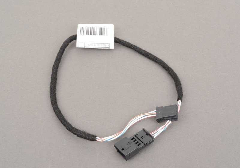 Cable AUX OEM 61129172021 para BMW E90, E91, E92, E93. Conecta tu móvil o reproductor al coche fácilmente. Original BMW.