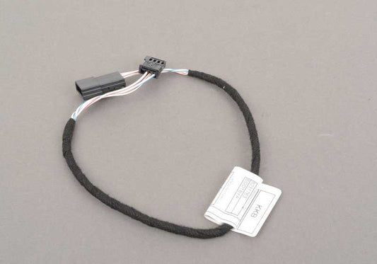 Cable AUX OEM 61129172021 para BMW E90, E91, E92, E93. Conecta tu móvil o reproductor al coche fácilmente. Original BMW.