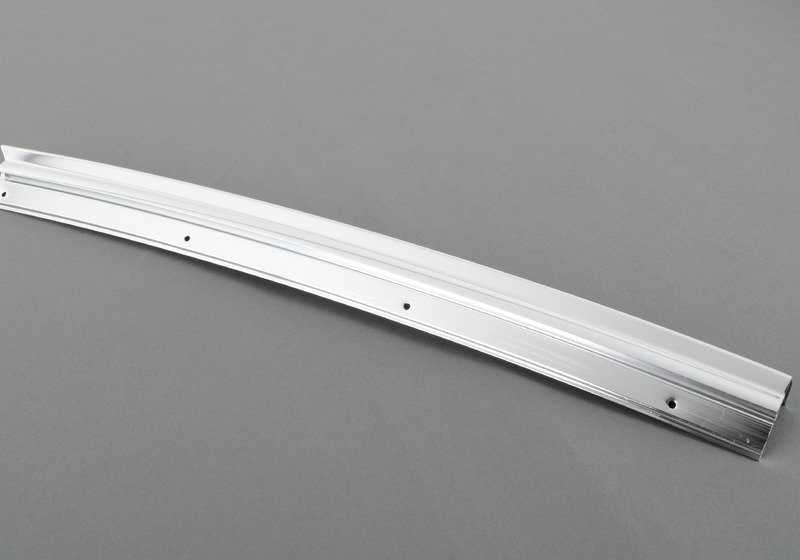 Moldura pilar B derecha OEM 51711819818 para BMW E30. Original BMW.