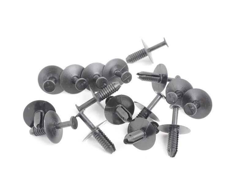 Kit de tornillos fijación parachoques delantero OEM 51112293997 para BMW E46. Incluye grapas, tornillos, tuercas, arandelas y accesorios completos. Original BMW.