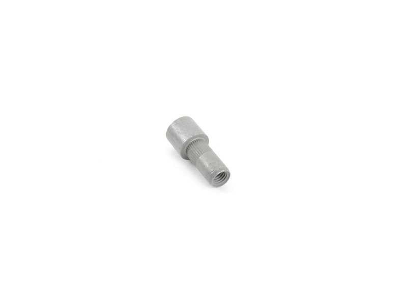 Tuerca remachada con reborde OEM 07147127002 para BMW E60, E60N, E61, E61N, E63, E63N, E64, E64N. Original BMW.