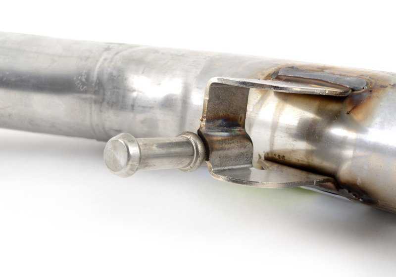 Tubo delantero escape OEM 18307633123 para BMW F30, F31, F32, F33, F36 328i con motor N20, cambio manual o automático, tracción trasera. Compatible según versión y año. Original BMW.
