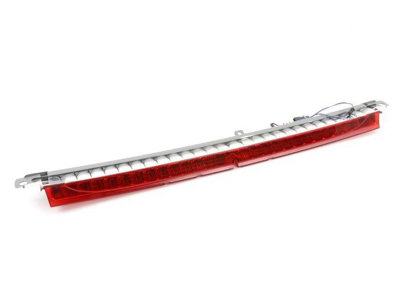 Tercer piloto de freno OEM 63257145669 para BMW Serie 3 E91 (316d, 316i, 318d) modelos fabricados entre 2008 y 2012. Compatible con versiones manuales y automáticas. Original BMW.