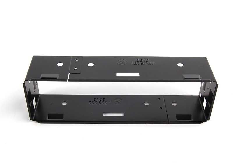 Marco soporte radio OEM 65121375737 para BMW E30, E36, E28, E34, E24, E23, E31. Compatible con sistemas de sonido originales y radios BMW. Original BMW.