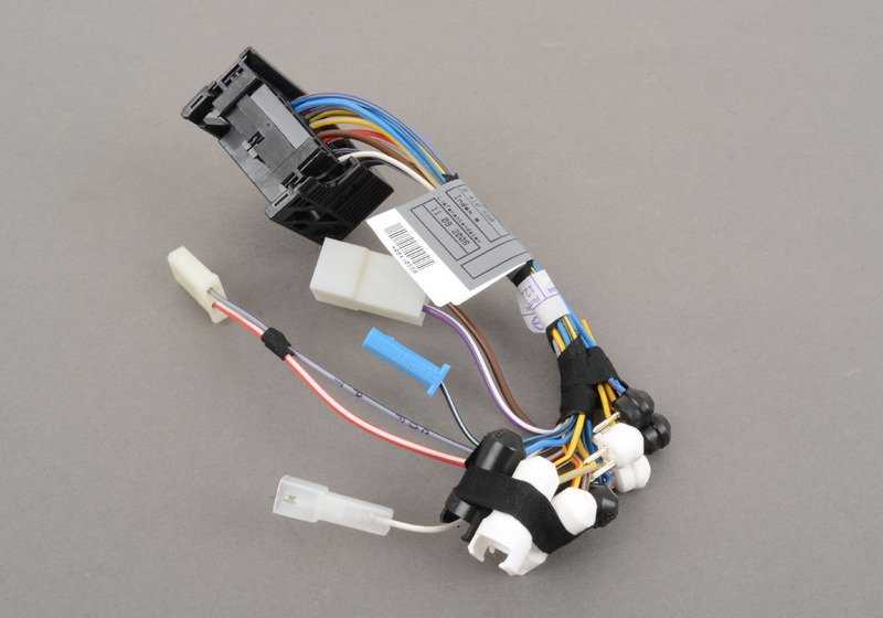Adaptador de conducto para sistema estéreo HiFi OEM 65129410558 para BMW E30, E36, E34, E32, E31. Original BMW.