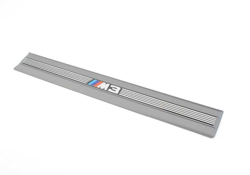 Embellecedor entrada puerta delantera OEM 51472264045 para BMW E36. Color gris plata. Pieza original BMW.