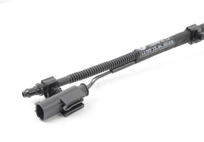 Cadena de boquillas para el sistema de limpieza de parabrisas para BMW F30, F31, F35, F80 (OEM 61667276500). Original BMW.