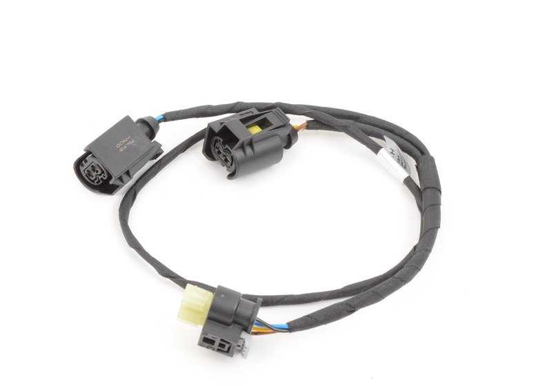 OEM adapter cable 16197210609 for BMW X5 E70, E70N and X6 E71. Original BMW.