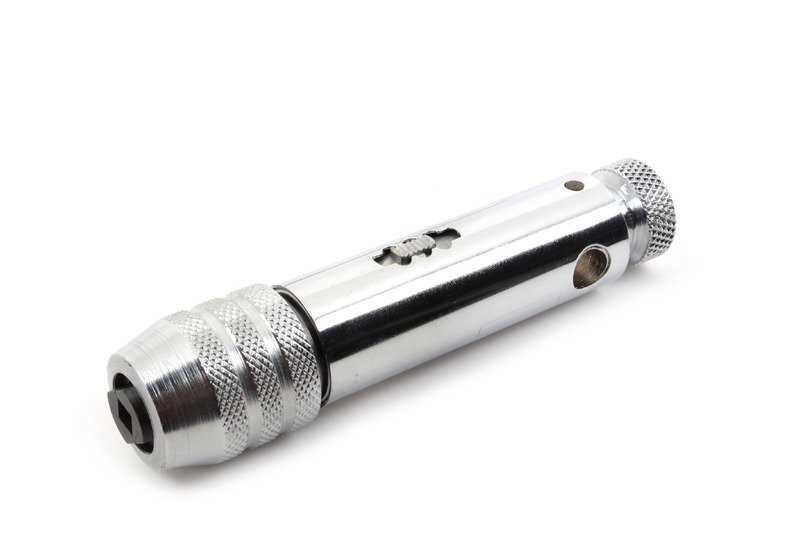 OEM tool set 83302286101 for BMW E81, E82, E87, E88, E46, E90, E91, E92, E93, F30, F31, E39, E60, E61, F07, F10, F11, E63, E64, F06, F12, F13, E38, E65, E65, E65, E65, E6 F02, F04, E84, E83, E53, E70, F15, E71, E72, F16, E85, E86, E89 e Mini F5