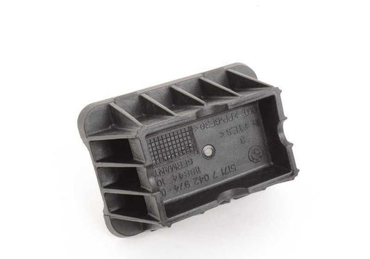 Soporte elevador OEM 51717042974 para BMW F45, F46, F07, F06, F13, F01, F02, F04, F39, i3 (I01). Pieza original BMW. Ideal para colocar el coche en el elevador sin dañarlo.