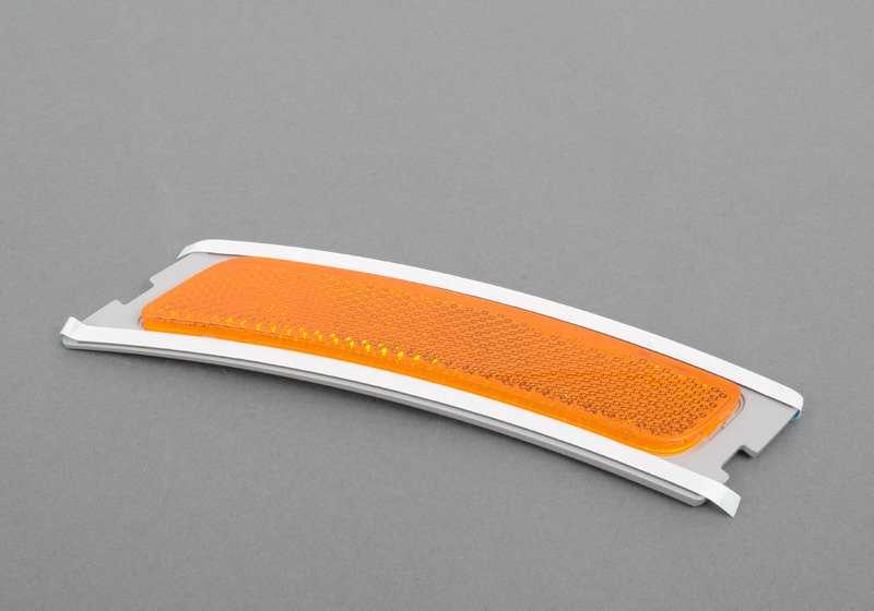 Reflector lateral derecho OEM 63147845430 para BMW F06, F12, F13. Original BMW.