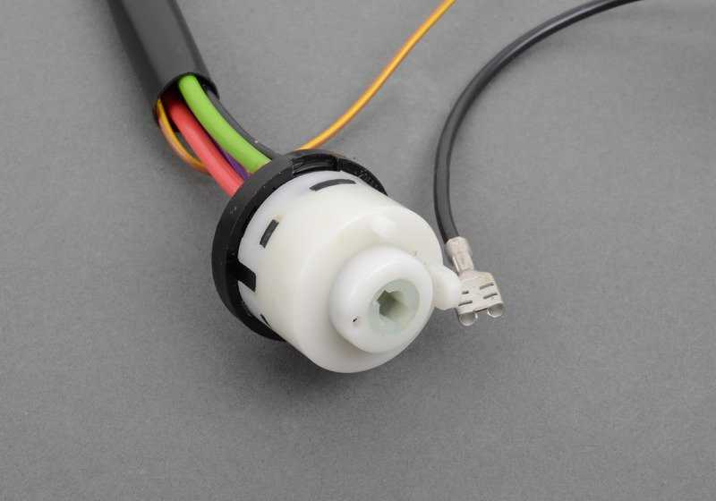 Interruptor de encendido OEM 61321366061 para BMW E21. Original BMW.