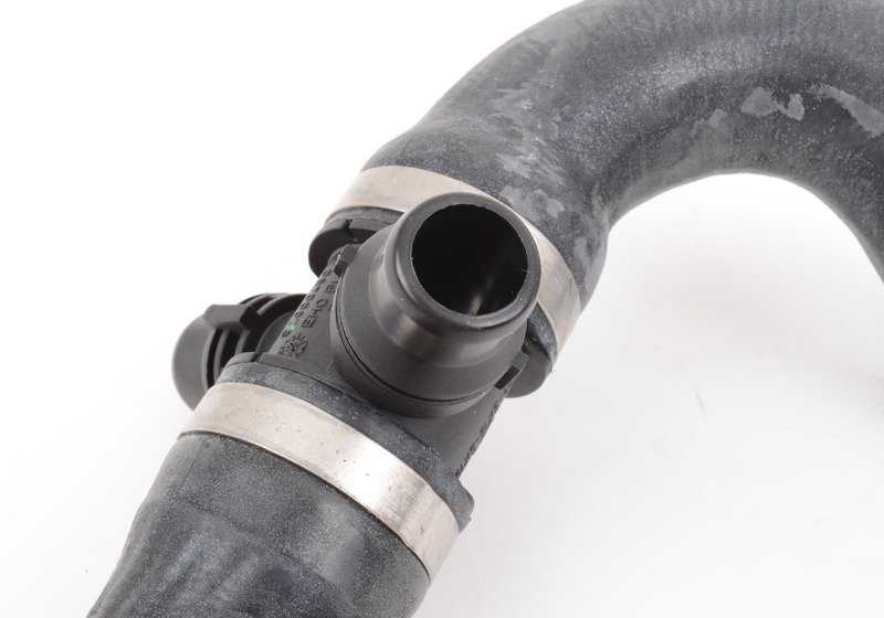 Manguera del sistema de refrigeración OEM 11538645481 para BMW F20, F21, F22, F23, F30, F31, F34, F32, F33, F36, F07, F10, F11. Original BMW.