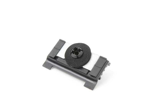 Clip for BMW 5 Series E61, E70, X5 (OEM 51137073399). Genuine BMW
