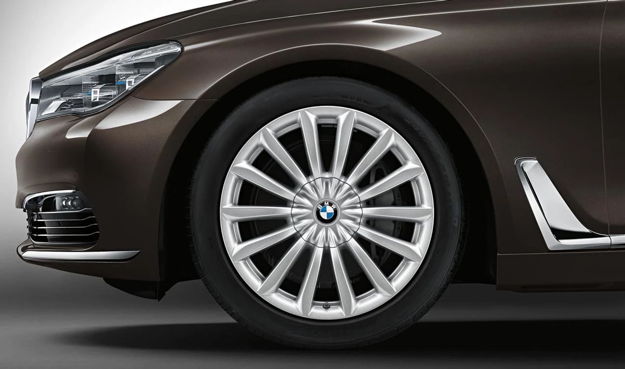 Rueda completa de invierno V-Speiche 620 OEM 36112409008 para BMW G32, G11, G12. Original BMW.