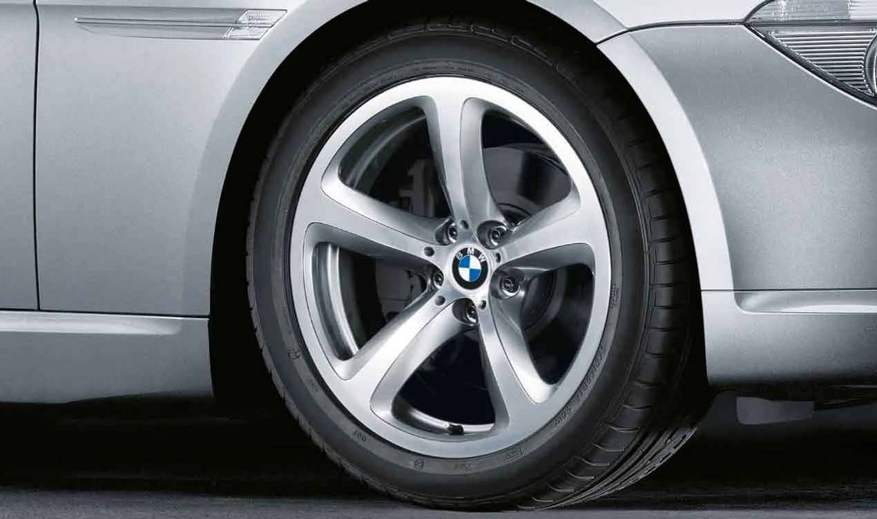 Llanta de aleación original BMW diseño radios en estrella 249 OEM 36116777354 para BMW E63 630i (todos los modelos compatibles). Tamaño 9x19 ET14. Para eje trasero. Original BMW.