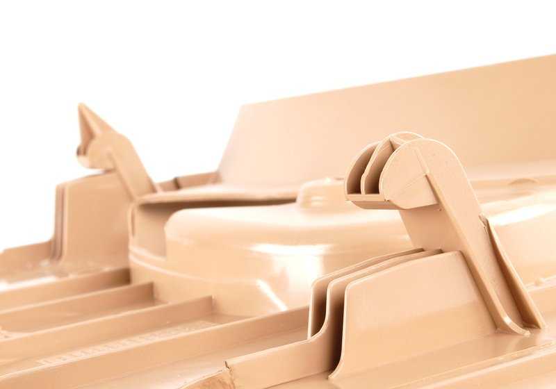Revestimiento lateral delantero izquierdo OEM 51438238513 para BMW Serie 3 E46 (03/1998 - 08/2006) color HELLBEIGE. Original BMW.