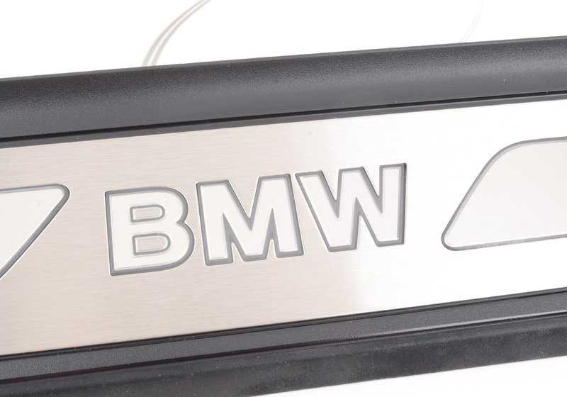 Ingresso illuminato Embelling OEM 51477277245 per BMW F06. BMW originale.