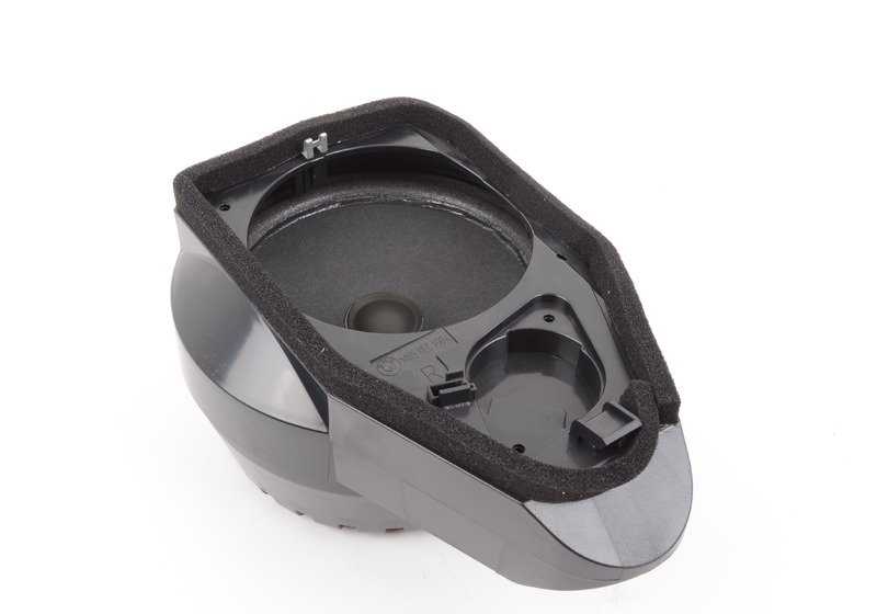 Altavoz trasero derecho OEM 65138370868 para BMW E36. Pieza original BMW. Ideal para sistema estéreo trasero. Repuesto original, perfecta compatibilidad y calidad garantizada.