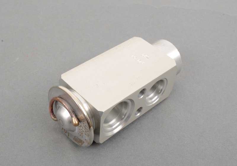 Válvula de expansión OEM 64118384379 para BMW E36 {316g, 316i, 316iA, todos los motores y versiones compatibles}. Recambio original BMW.