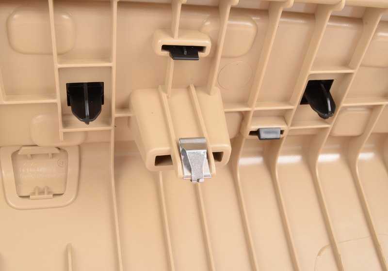 Embellecedor protector de maletero OEM 51477325791 para BMW F34, F34N. Original BMW.
